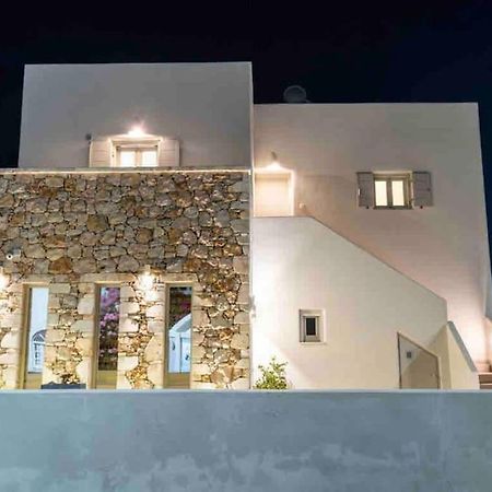 In The Heart Of Fira & Free Pool - Nychteri Suite Экстерьер фото
