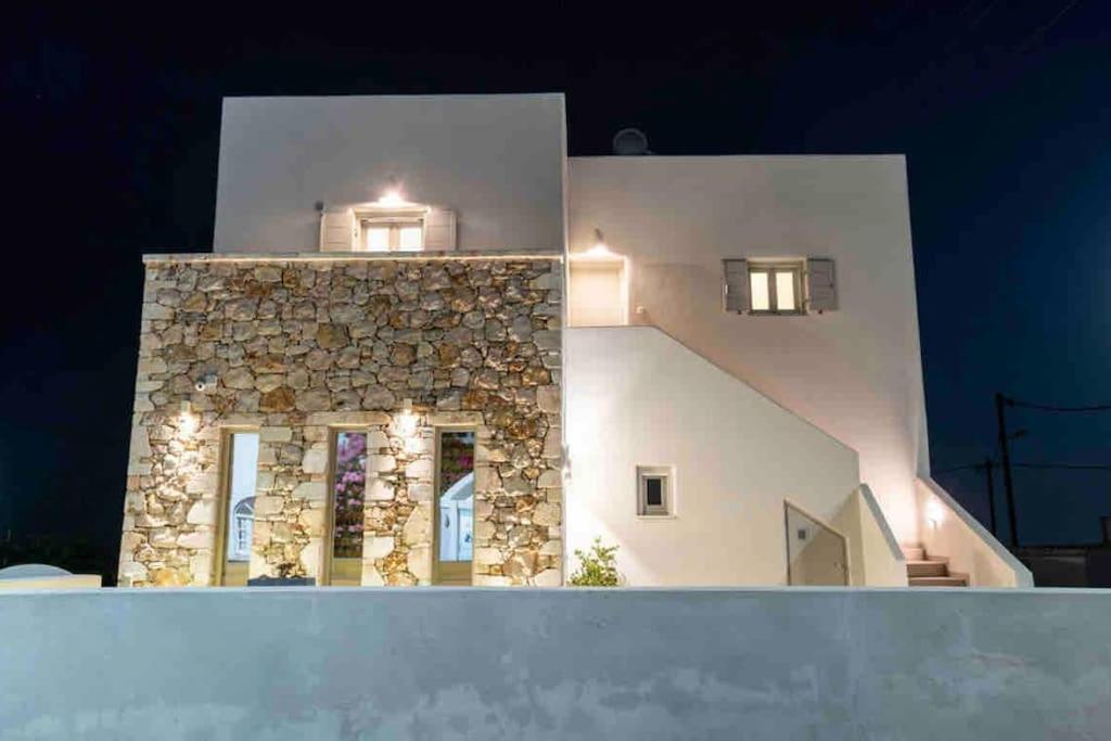 In The Heart Of Fira & Free Pool - Nychteri Suite Экстерьер фото