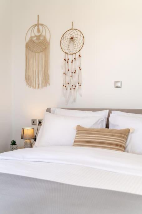 In The Heart Of Fira & Free Pool - Nychteri Suite Экстерьер фото