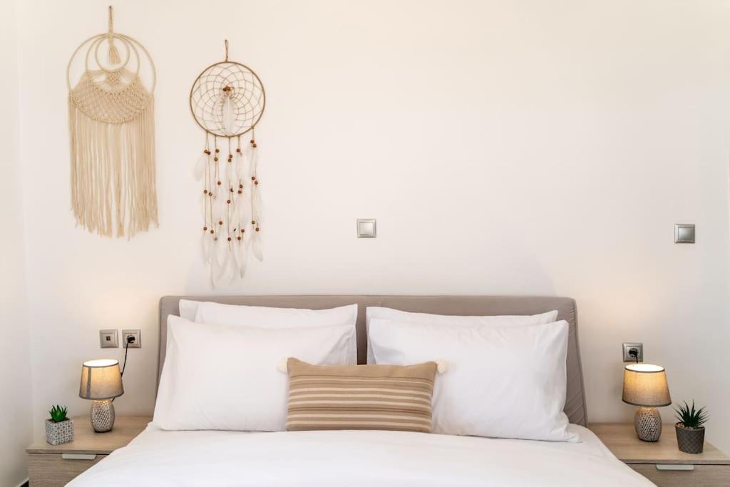 In The Heart Of Fira & Free Pool - Nychteri Suite Экстерьер фото